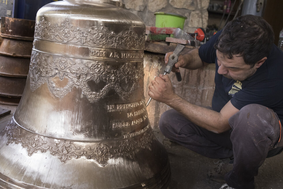 lavorazione delle campane di bronzo a burgio 2 di.jpeg