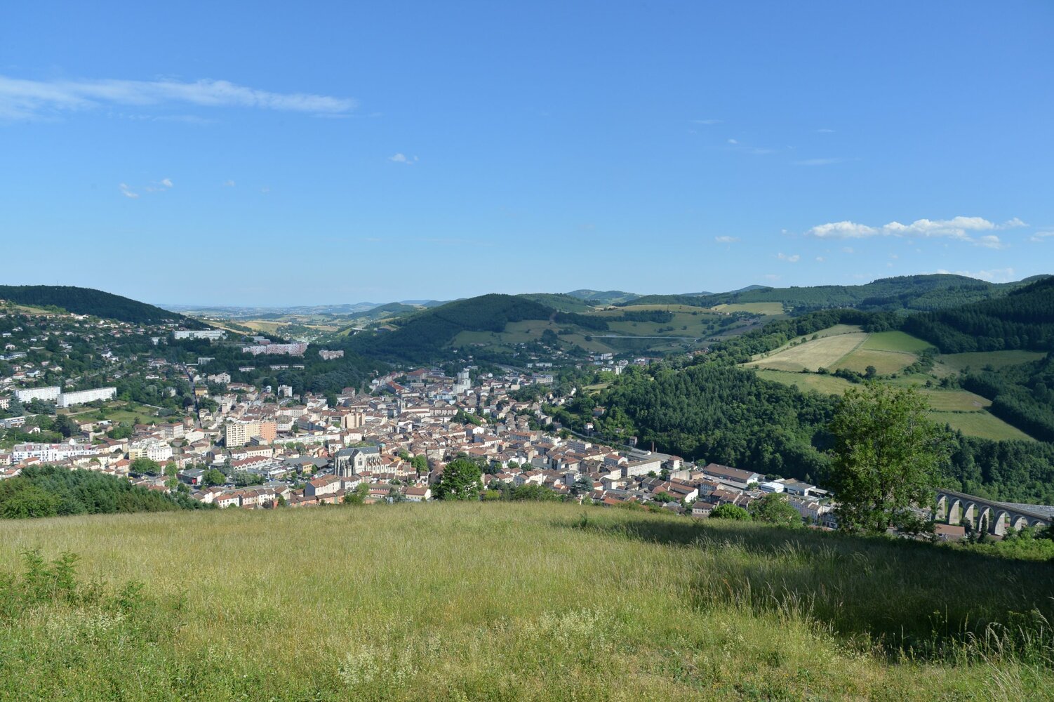 vtc à tarare - via tourismo, votre chauffeur privé.jpeg vtc à tarare - via tourismo, votre chauffeur privé.jpeg