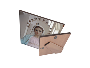 quadro-religioso-madonna-di-medjugorje-in-ceramica-artigianale-disponibile-online-per-onorare-le-apparizioni-mariane-e-la-preghiera-di-pace-e-conversione