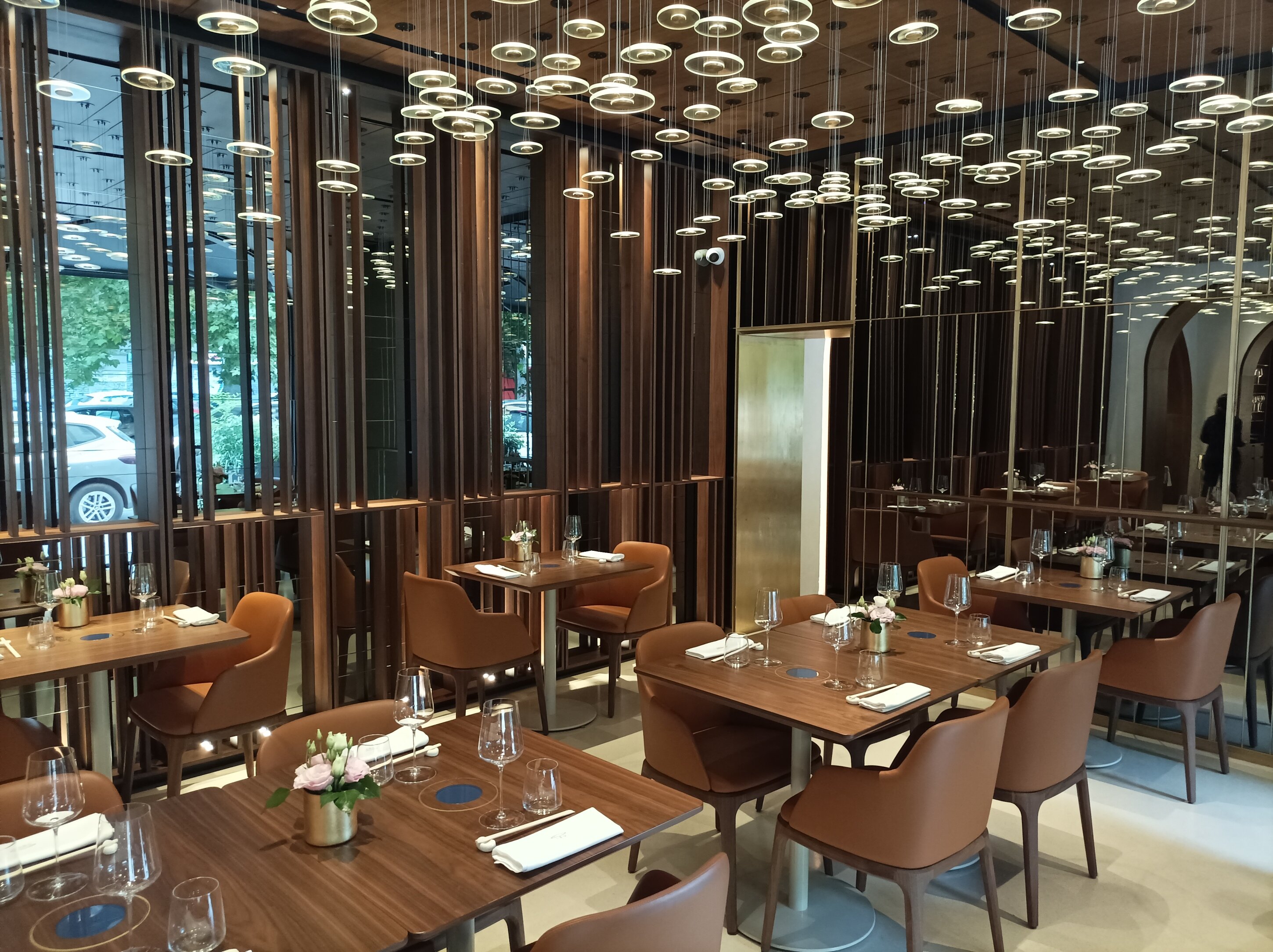 MILANO VETRINA DEL GUSTO: DA IZU ELEGANZA FUSION E VARIETA&rsquo; DI PIATTI