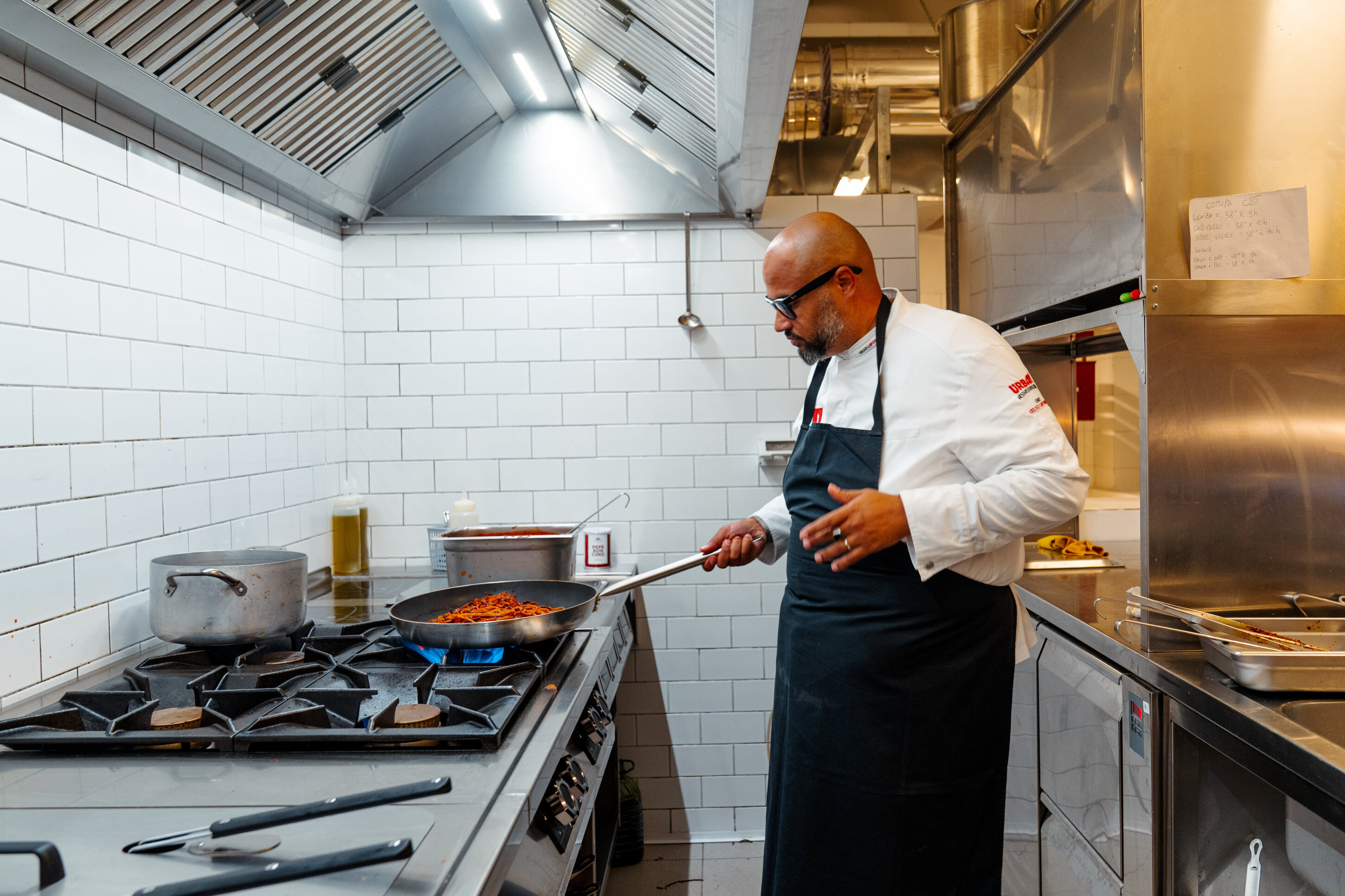 MILANO VETRINA DEL GUSTO PUGLIESE: URBAN ASSASSINERIA IN PORTA ROMANA