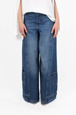 wide-leg-jeans-with-hem-detail