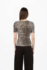 ribbed-stretch-leopard-print-t-shirt