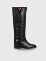wedge-boot-with-internal-wedge-v-cut-out