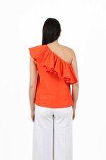 one-shoulder-top-with-ruffles