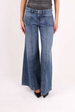 flare-jeans-d-akii