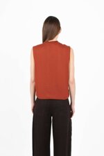 gilet-in-contone-con-intarsi-floreali