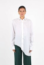 asymmetric-shirt-with-graphic-print-on-the-back