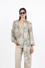 blusa-scollo-v-con-collo-lavalliere