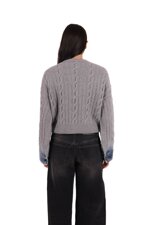 girocollo-in-maglia-treccia-con-polsini-denim