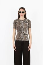 ribbed-stretch-leopard-print-t-shirt