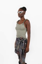 canotta-con-spalline-intrecciate