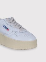 medalist-platform-sneaker