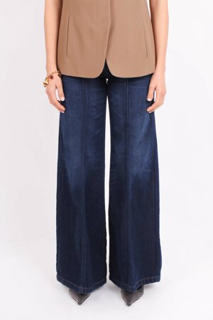 d-akii-flare-jeans