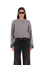girocollo-in-maglia-treccia-con-polsini-denim