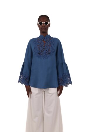 embroidered-blouse-with-wide-sleeves