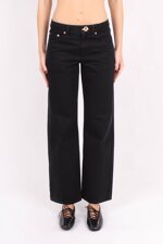 jeans-a-gamba-dritta-con-chiusura-a-fermaglio