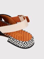 sandalo-flat-waspi-in-pelle-scamosciata