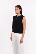 fargo-extra-fine-sleeveless-sweater