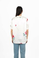 blusa-maniche-corte-con-stampa-floreale