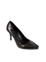 contrast-stitch-pumps