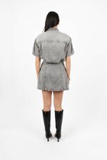 shirt-dresswith-a-cut-out-waist-detail-and-tie