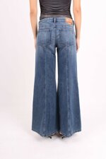 flare-jeans-d-akii