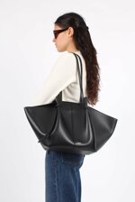 mochi-shoulder-bag-pebble-grained-leather