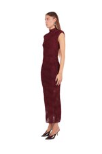 sleeveless-dress-in-textured-mesh-with-a-floral-pattern