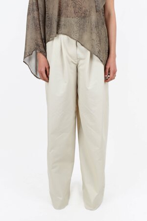 wide-leg-trousers-with-pleats