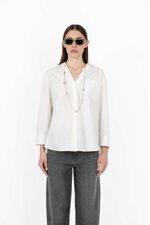 camicia-senza-bottoni-scollo-a-v