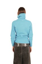high-neck-sweater-with-a-crinkled-design-and-button-fastening