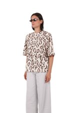oversized-leopard-print-t-shirt