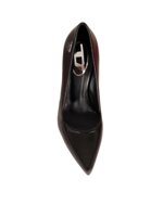 contrast-stitch-pumps