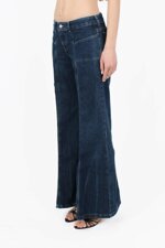 d-akii-flare-jeans