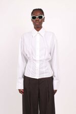 shirt-with-corset-fit