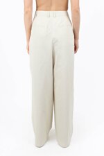 wide-leg-trousers-with-pleats