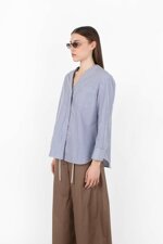 camicia-senza-bottoni-scollo-a-v