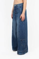 wide-leg-jeans-with-hem-detail