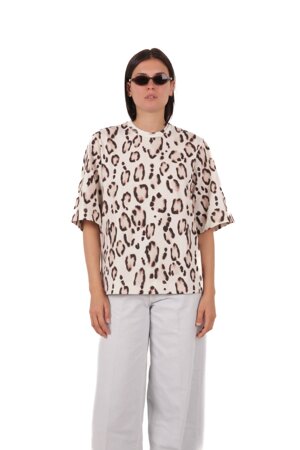 t-shirt-oversize-stampa-leopardata