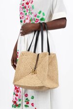 origami-tote-bag-in-raffia-with-logo-charm