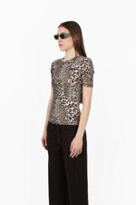 ribbed-stretch-leopard-print-t-shirt