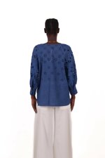 blusa-con-ricami