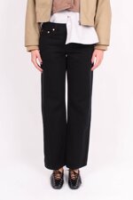 jeans-a-gamba-dritta-con-chiusura-a-fermaglio