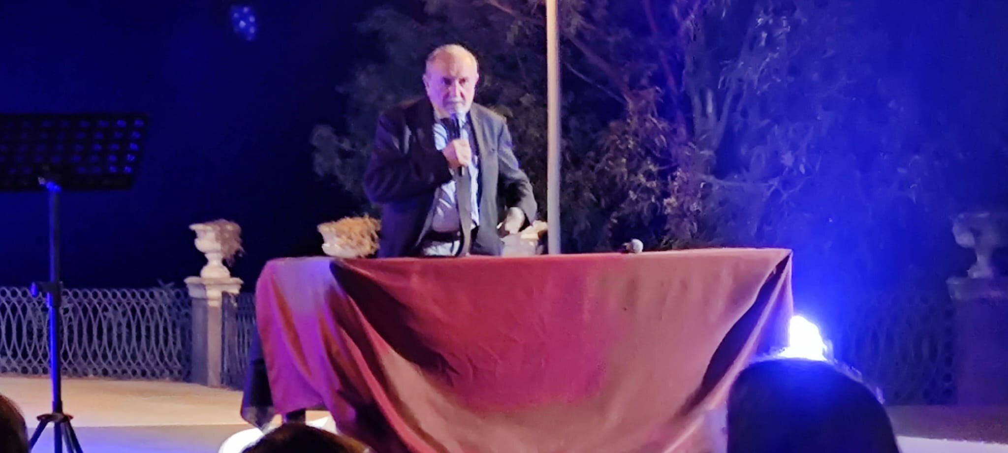 Acireale incontra Umberto Galimberti e... l’etica del viandante Acireale incontra Umberto Galimberti e... l’etica del viandante