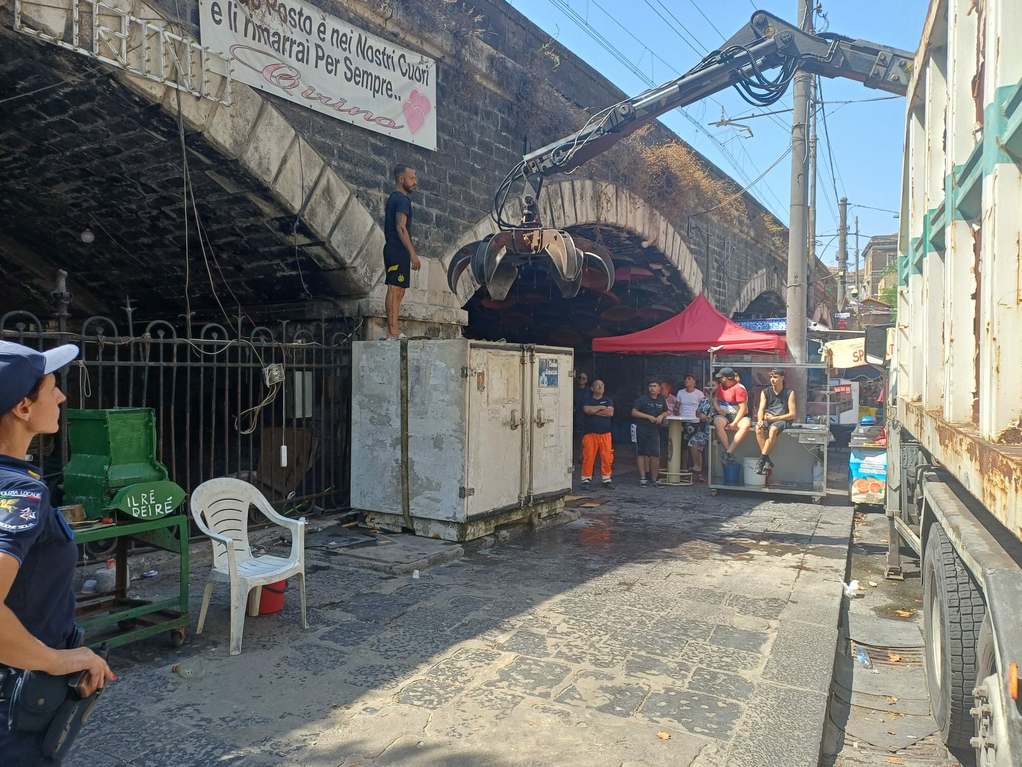 Ripristino della legalità alla pescheria di Catania