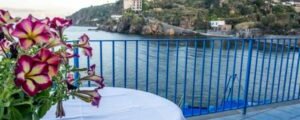logo-hotel-rocce-azzurre-blu-2