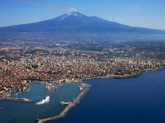 veduta-aerea-di-catania-e-etna-artguru