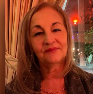 teresa auriemma.jpeg teresa auriemma.jpeg