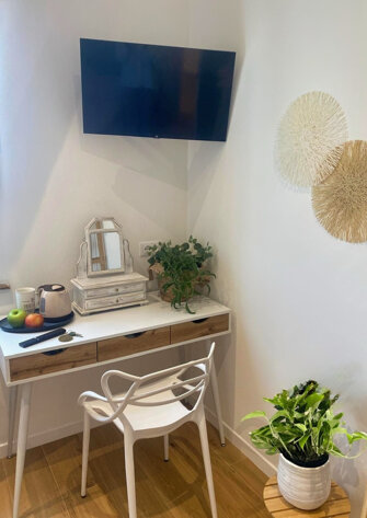 scrivania dx.jpeg scrivania dx.jpeg